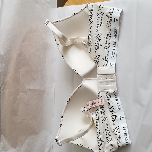 VS bra NWT - Picture 2 of 3